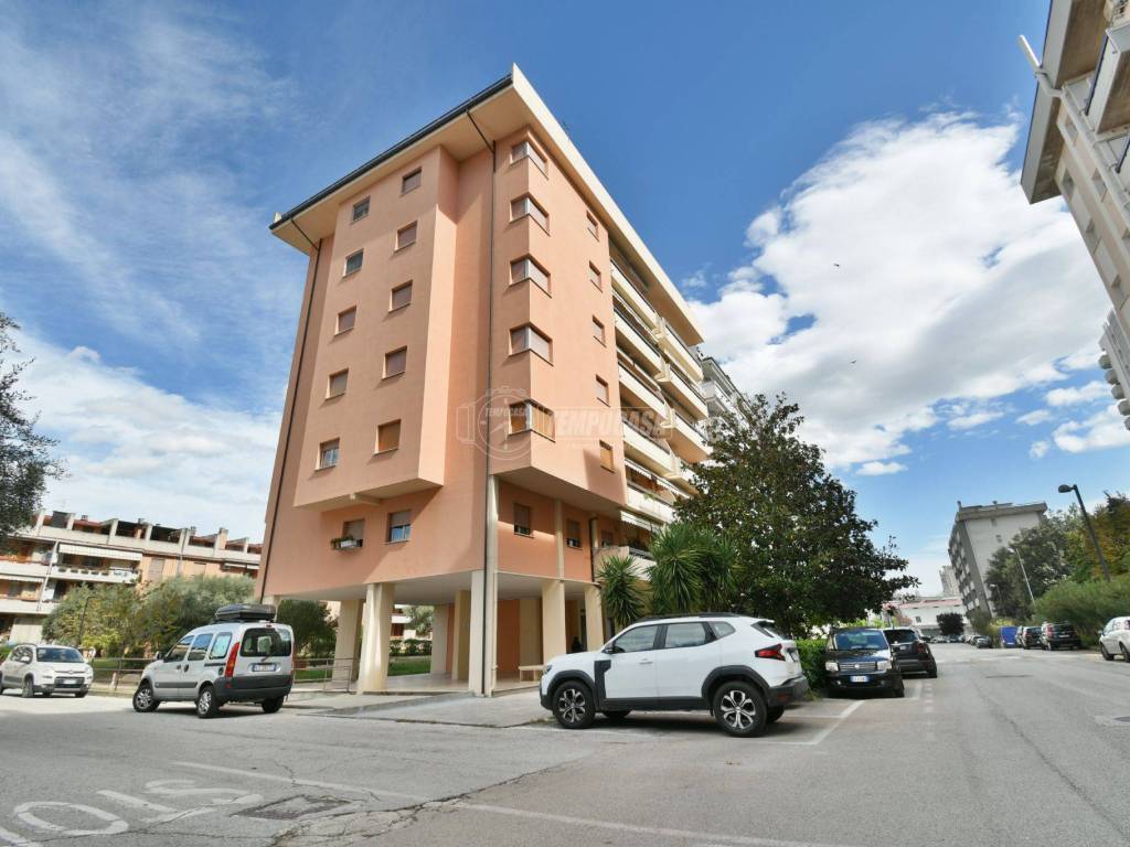Appartamento a Ascoli piceno in Viale dei Platani 28 - Foto 2