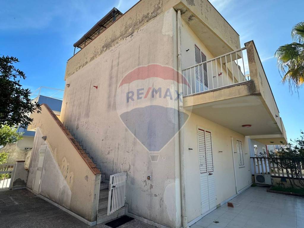 Appartamento a Ispica in C.da Santa Maria del Focallo/Via dell'Oleandro - Foto 2