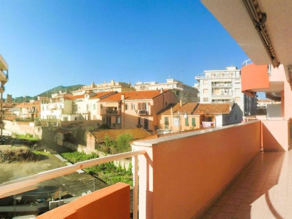 Appartamento a Albenga in Via Carloforte - Foto 4