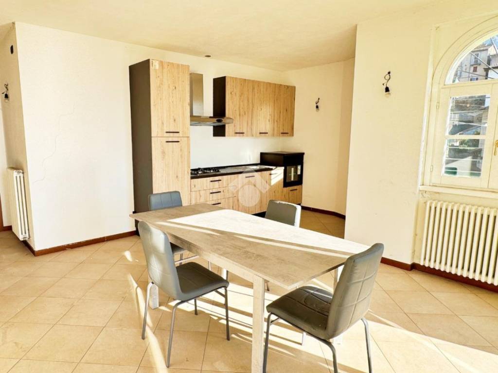 Appartamento a Bellano in Via Lezzeno, 94 - Foto 4