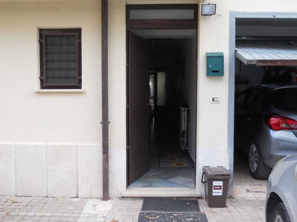 Casa indipendente a Lecce nei marsi in Corso Italia - Foto 2