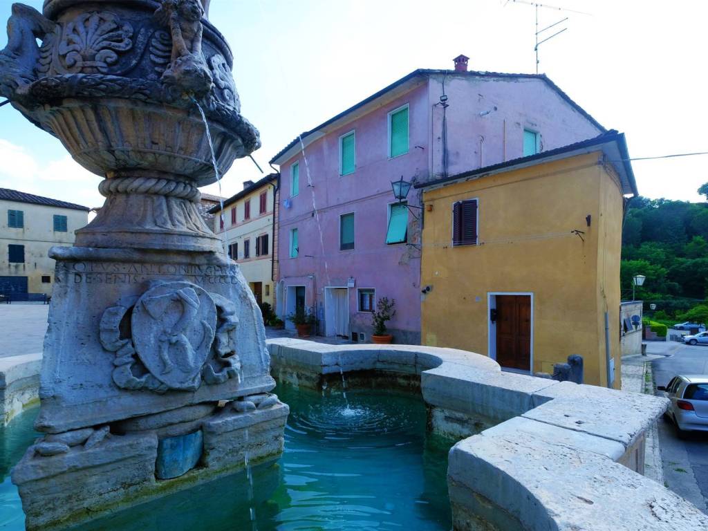 Appartamento a Asciano in PIAZZA DEL GRANO, 16 - Foto 2