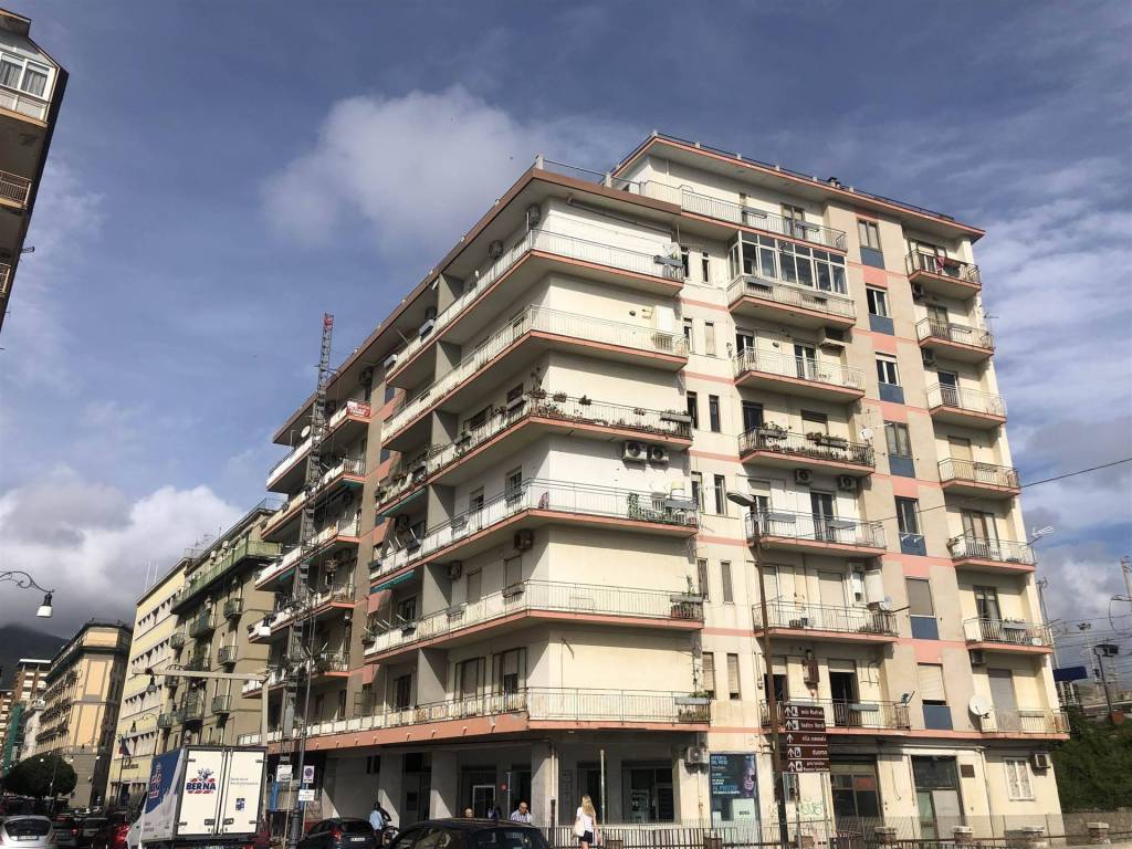 Appartamento a Salerno in Corso Giuseppe Garibaldi, 8 - Foto 2