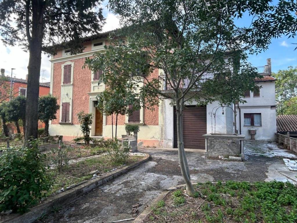 Villa a Foligno in Viale Roma, 100 - Foto 2
