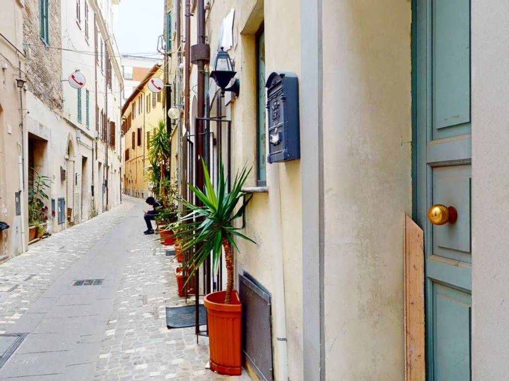 Appartamento a Foligno in Via Dell'Istituto Denti, 4 - Foto 2