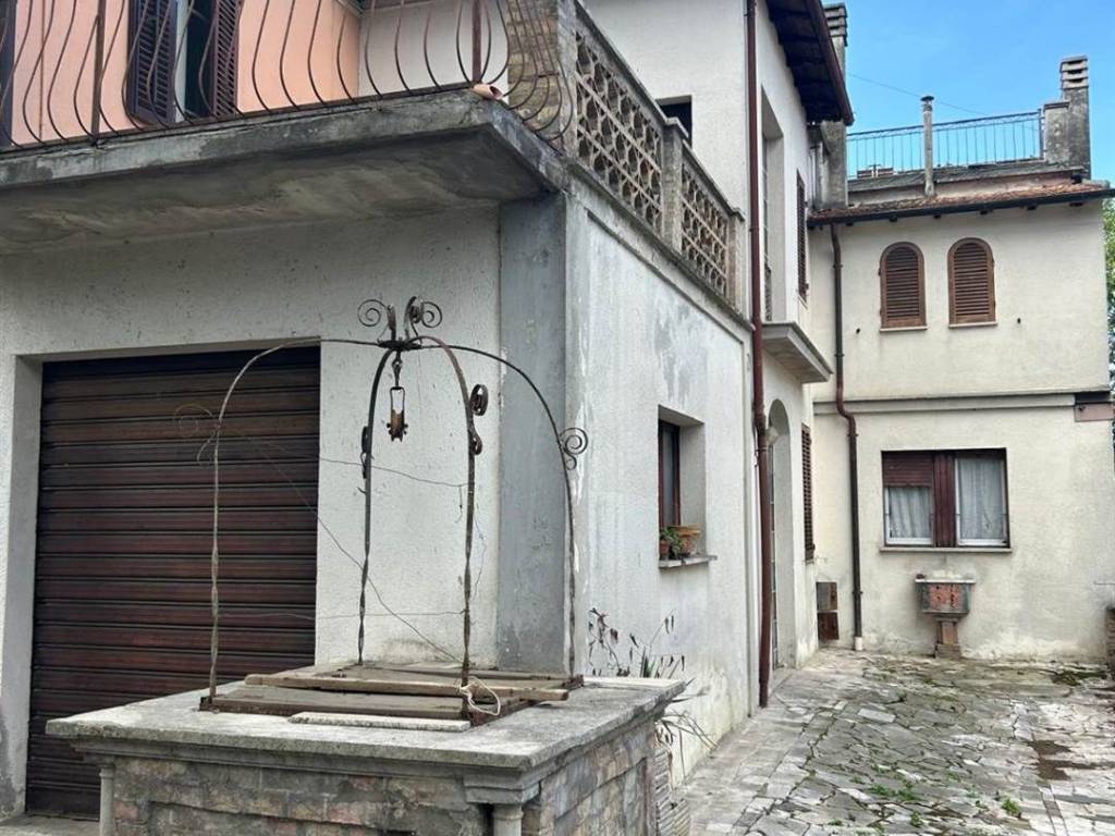 Casa indipendente a Foligno in Viale Roma, 100 - Foto 2
