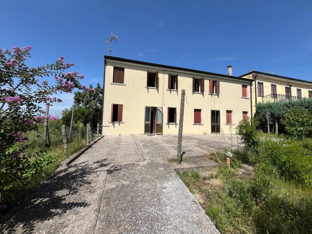 Villa a Rovigo in Via Volturno, 57 - Foto 2