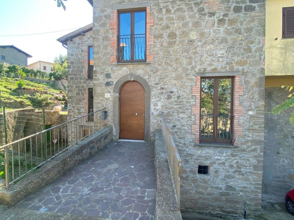 Casa indipendente a Montefiascone in Via Pelucche - Foto 2