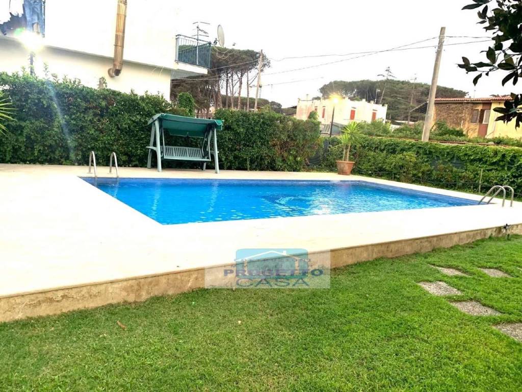 Villa a Castel volturno in SALVATORE POSTIGLIONE snc - Foto 2