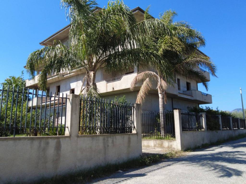 Palazzo / stabile a Siderno in Via dei Falegnami - Foto 2