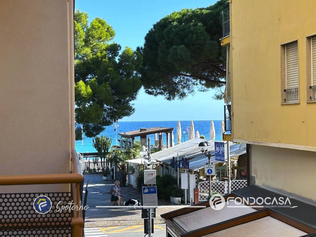 Appartamento a Spotorno in Via Aurelia, 91 - Foto 2