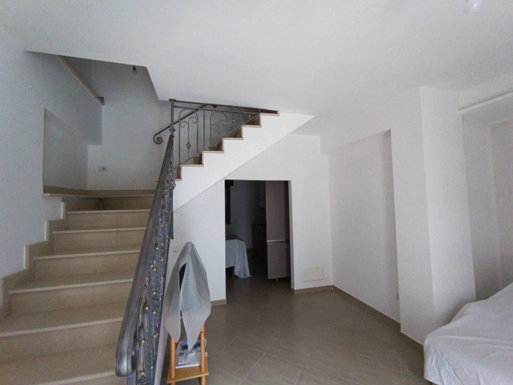 Casa indipendente a Pietradefusi in Via Roma - Foto 2