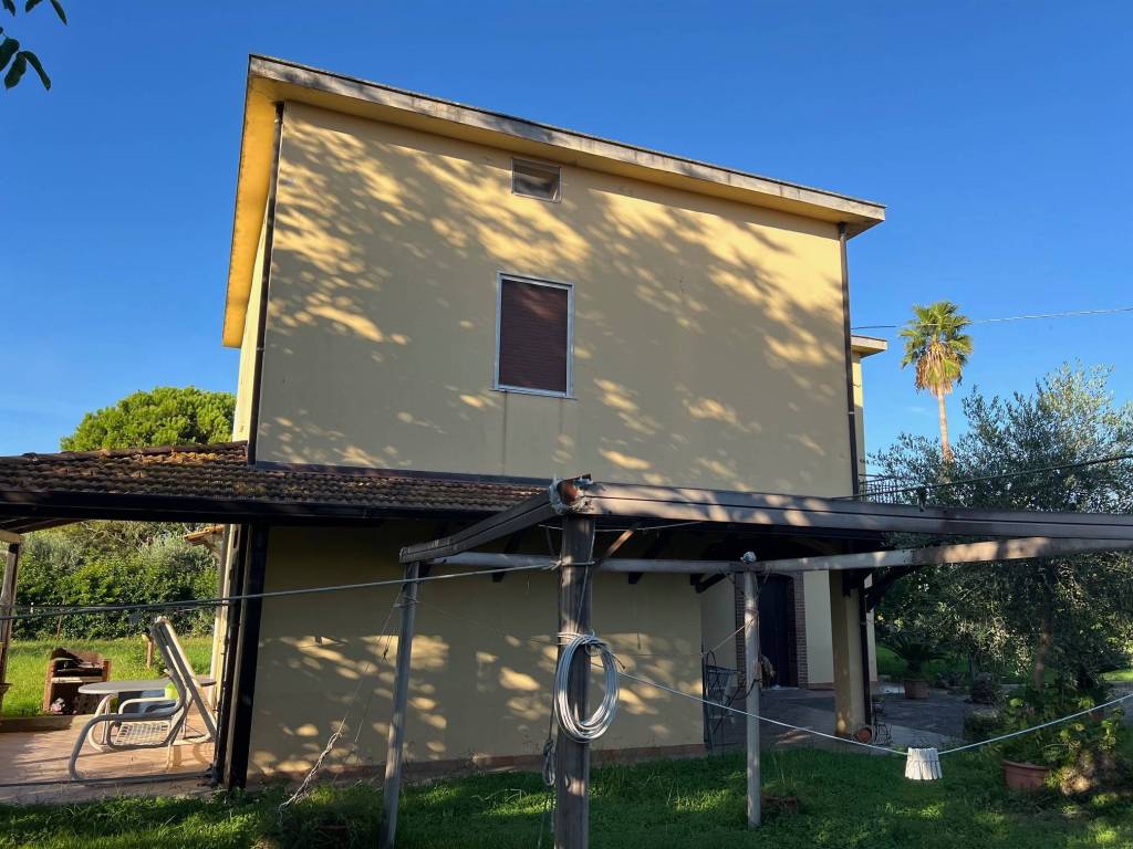 Villa a Albanella in Via Giovanni XXIII - Foto 3