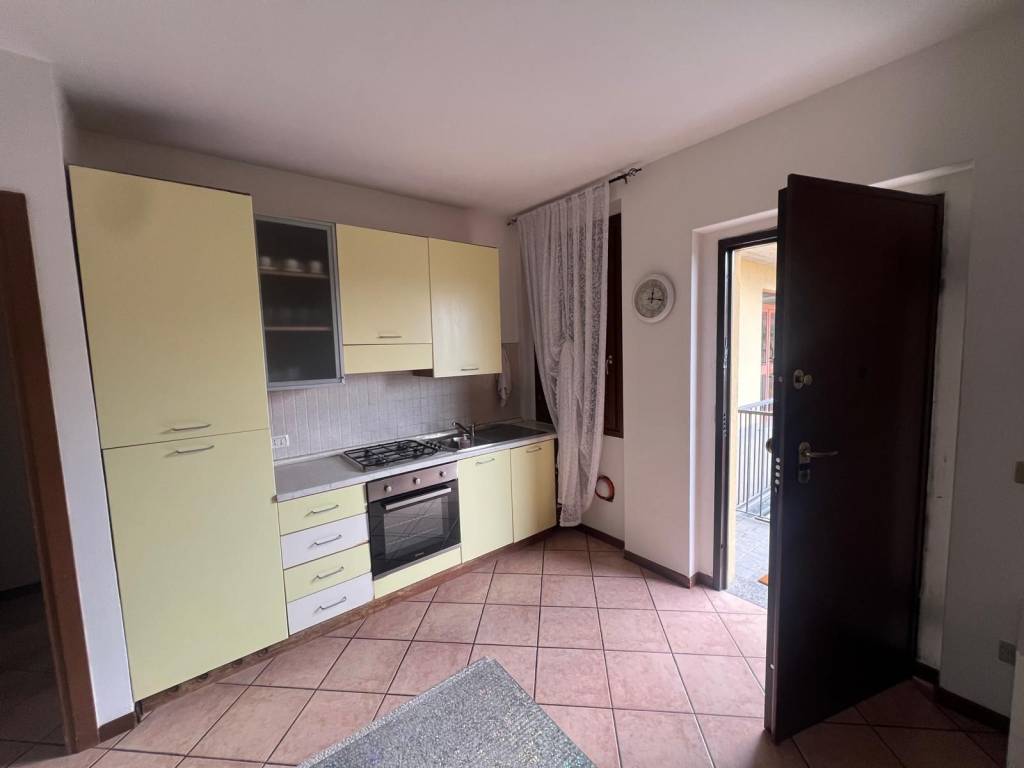 Appartamento a Urago d'oglio in Via Rudiano, 59 - Foto 2