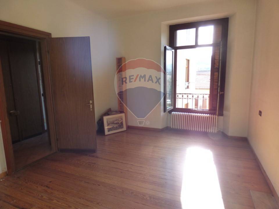 Appartamento a Luino in via xxv Aprile, 87 - Foto 4