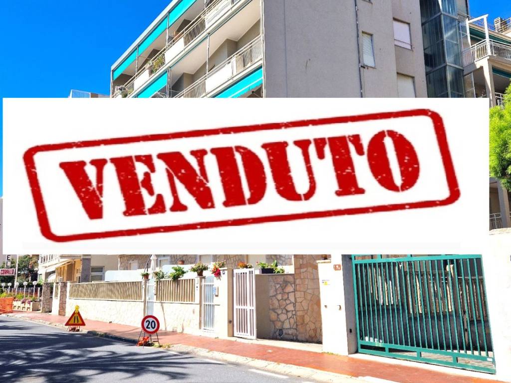 Appartamento a Spotorno in Lungomare Guglielmo Marconi - Foto 2