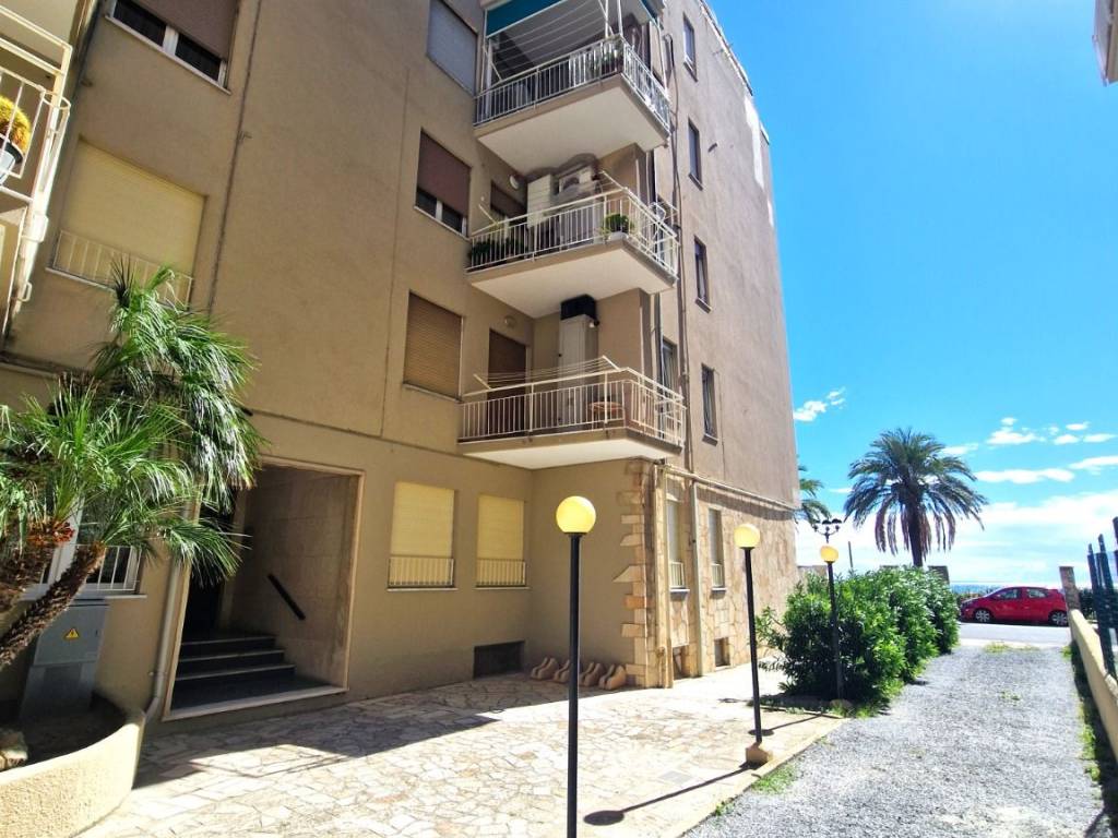 Appartamento a Spotorno in Lungomare Guglielmo Marconi - Foto 4