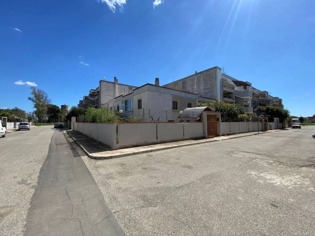 Villa a Bernalda in Viale Epeo - Foto 2
