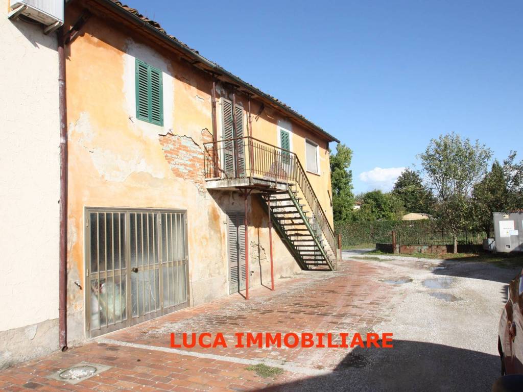 Casa indipendente a Pescia in Strada Provinciale di Campo, 124 - Foto 2