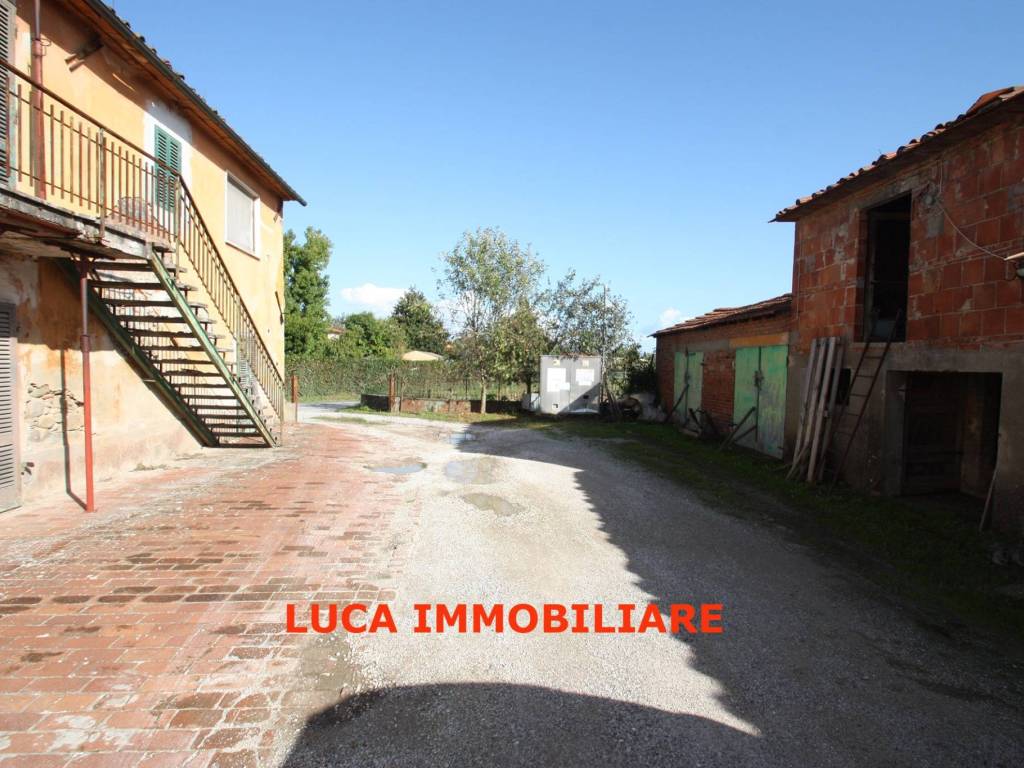 Casa indipendente a Pescia in Strada Provinciale di Campo, 124 - Foto 5