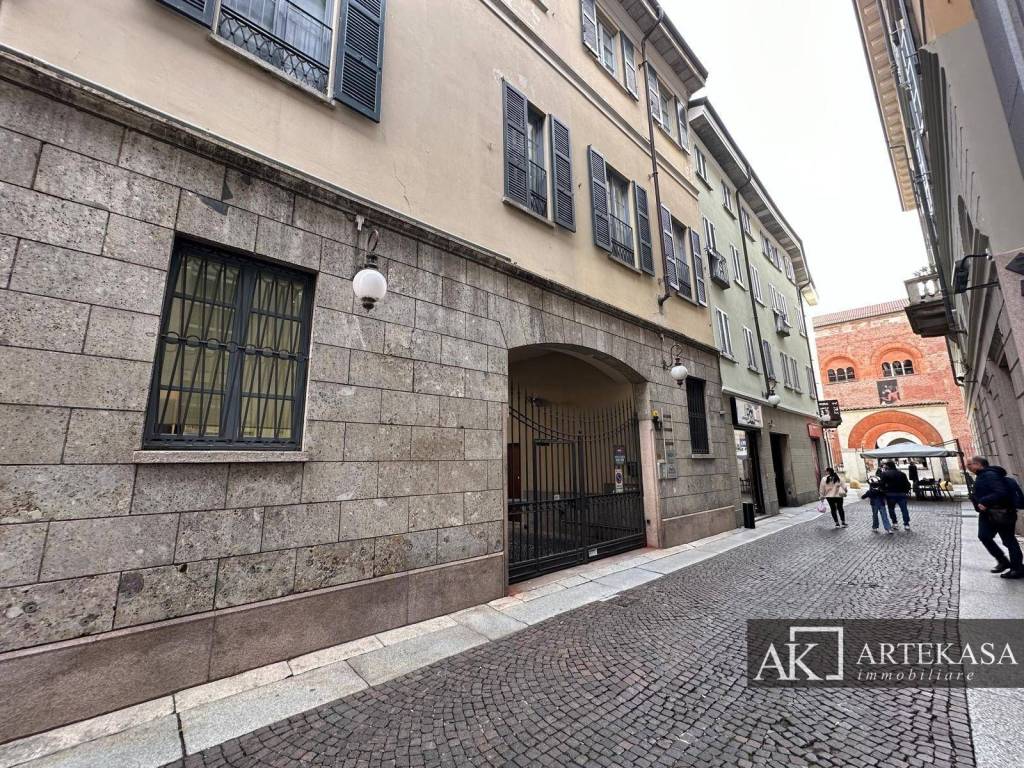 Box / garage a Novara in Via Cairoli, 4 - Foto 2