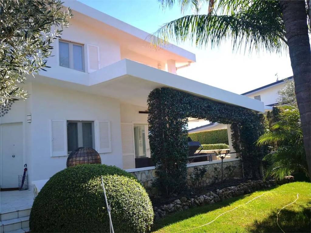 Villa a Simeri crichi in Viale Del Turismo - Foto 2