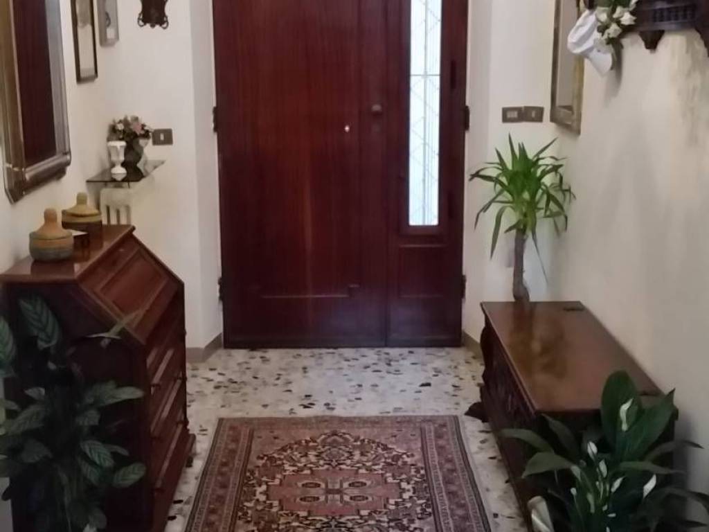 Villa a Lucca in Via della Chiesa XXIV, 717 - Foto 3