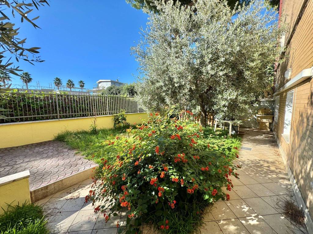 Appartamento a Terracina in Via Liguria, 1 - Foto 2