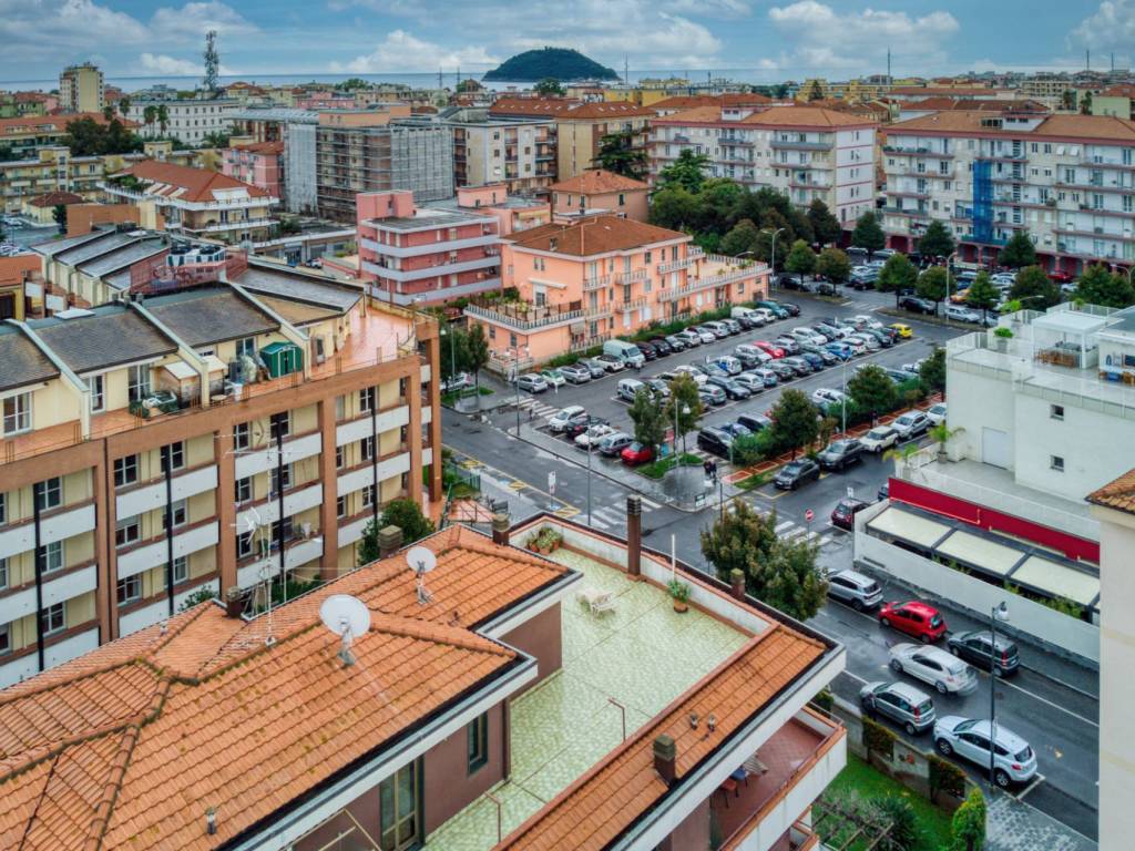 Attico / mansarda a Albenga in Viale Liguria, 23 - Foto 2