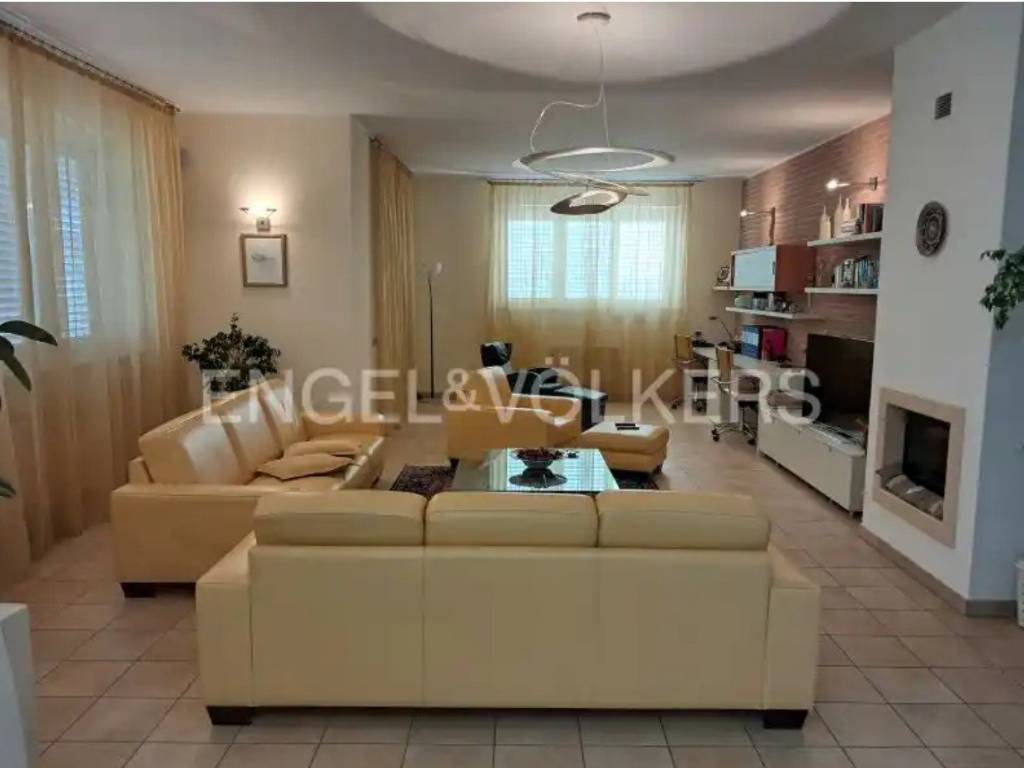 Villa a Osimo in Via Cagiata - Foto 5