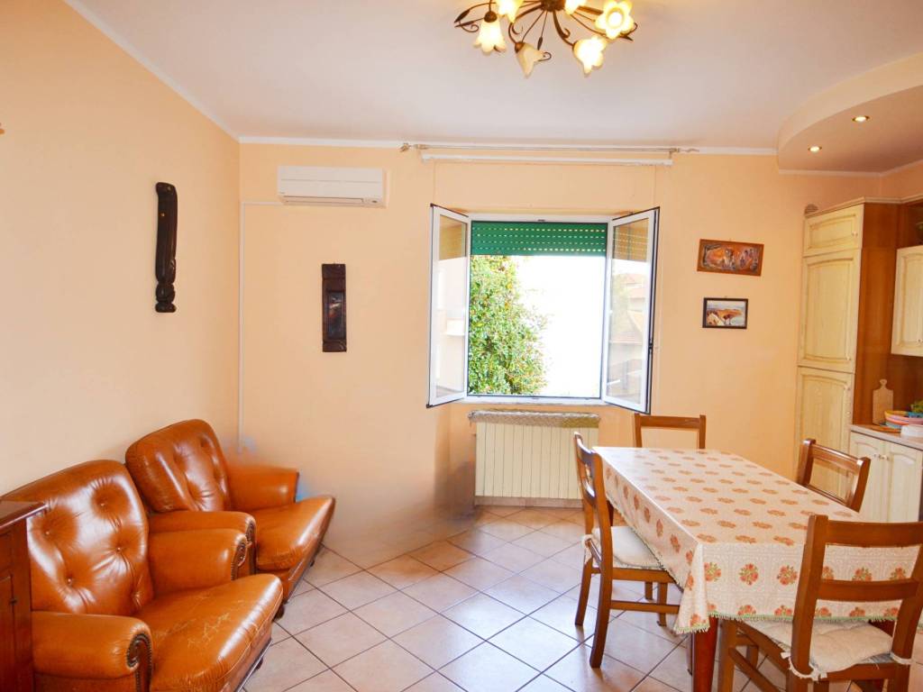 Appartamento a Campiglia marittima in Via Fratelli Cervi - Foto 3