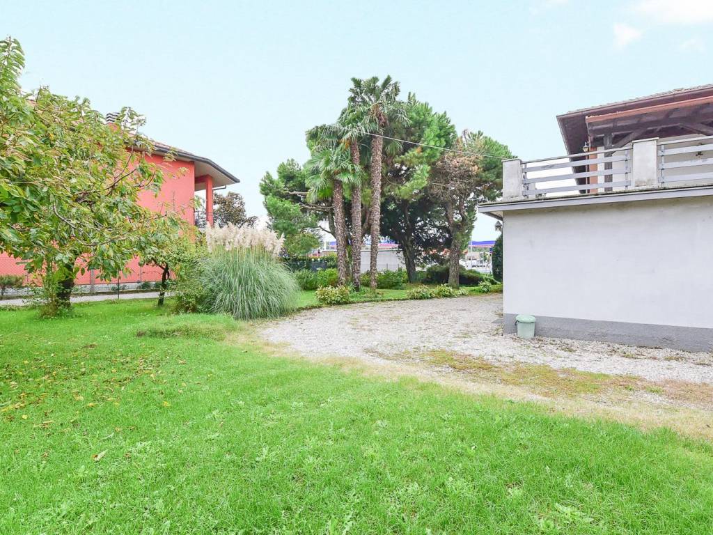 Villa a Oggiono in Strada Privata del Molinatto - Foto 3