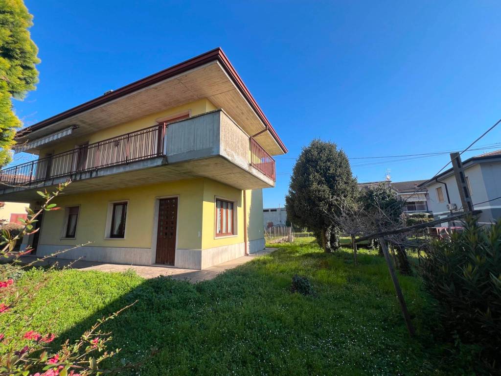 Villa a Zevio in Via Generale Zeno Andreis, 33 - Foto 4