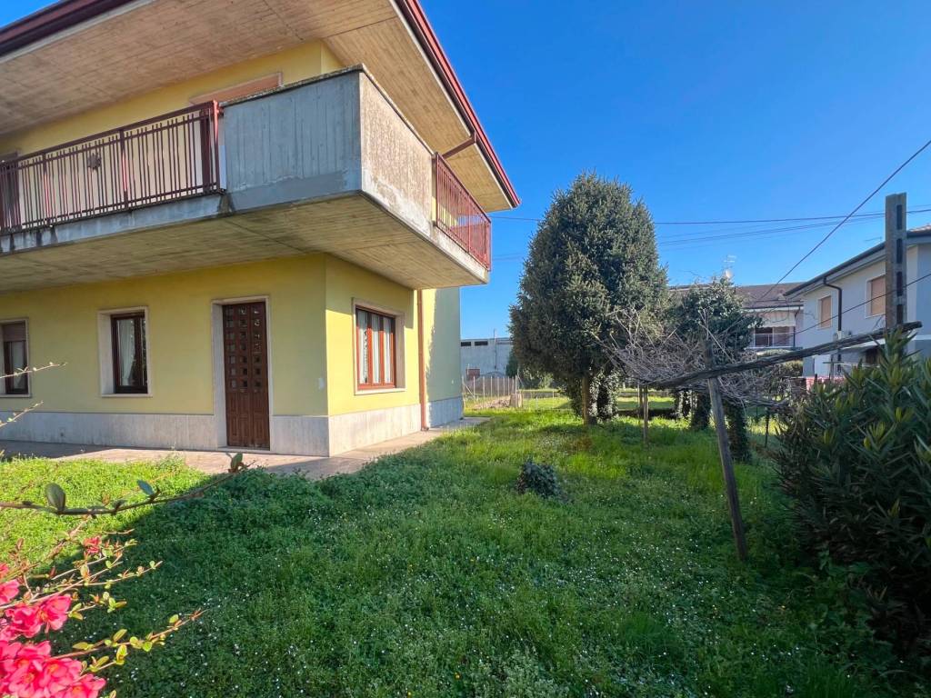 Villa a Zevio in Via Generale Zeno Andreis, 33 - Foto 5