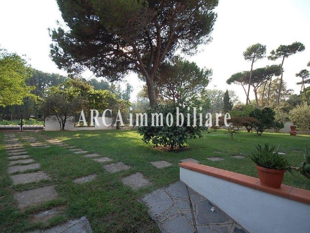 Villa a Pietrasanta in Via Tremaiola - Foto 2
