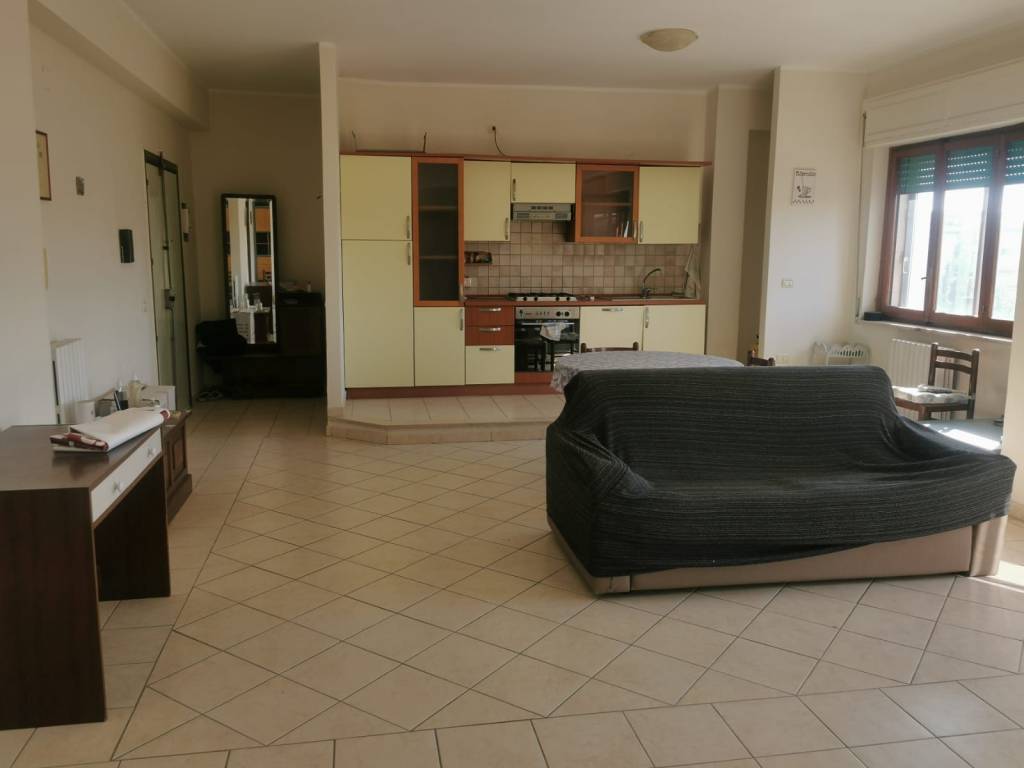 Appartamento a Crotone in Piazza Francesco Corrado - Foto 5
