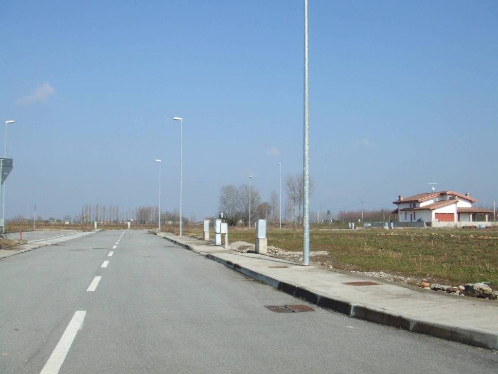 Terreno a Casalromano in Via Giacomo Locatelli - Foto 2