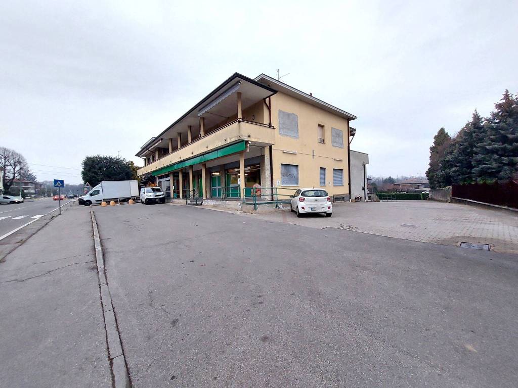 Immobile a Casatenovo in Via Alcide De Gasperi, 45 - Foto 2