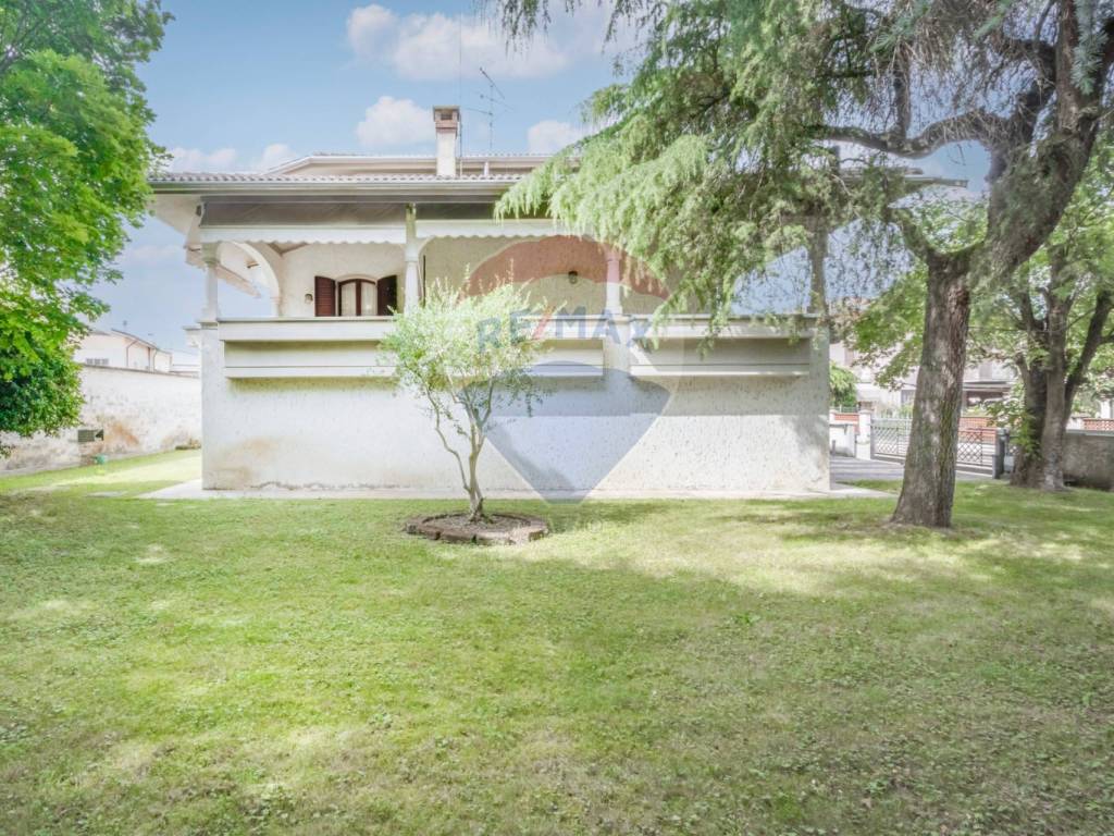 Villa a Viadana in Via Tamagni, 32 - Foto 3