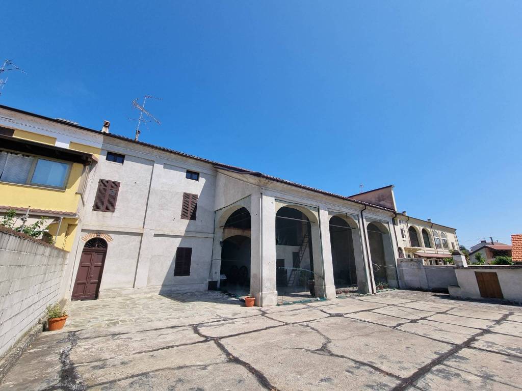 Casa indipendente a Palazzolo vercellese in Via Torino, 19 - Foto 2