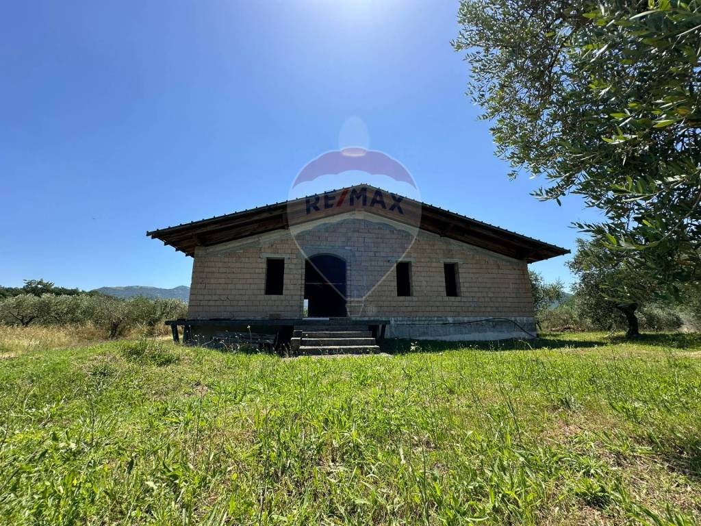 Casa indipendente a Montaquila in Via Botticelli - Foto 4