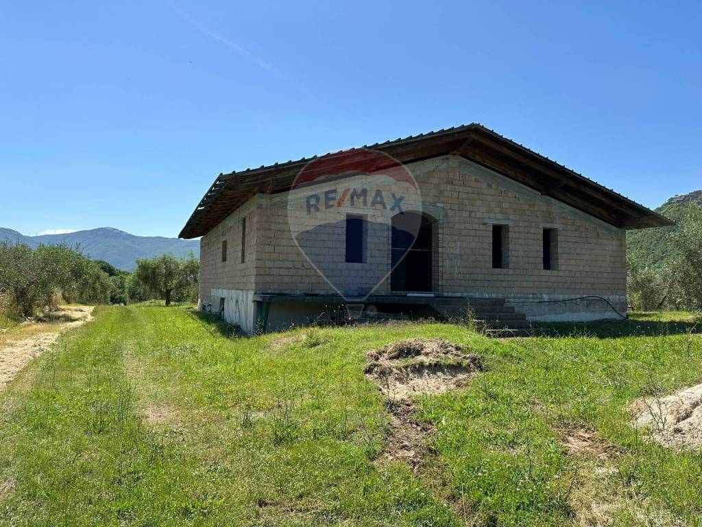 Casa indipendente a Montaquila in Via Botticelli - Foto 5