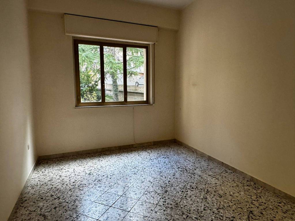 Appartamento a Caltanissetta in Via Napoleone Colajanni, 104 - Foto 4