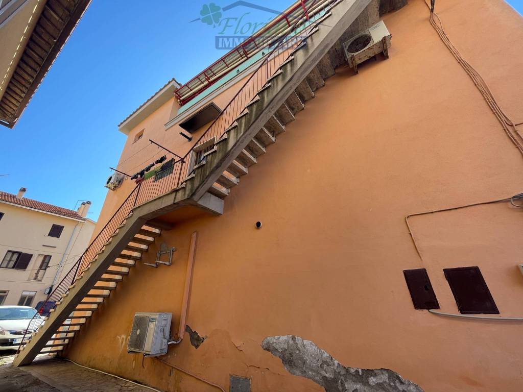 Palazzo / stabile a Montalto di castro in Via del Fontanile Vecchio - Foto 4