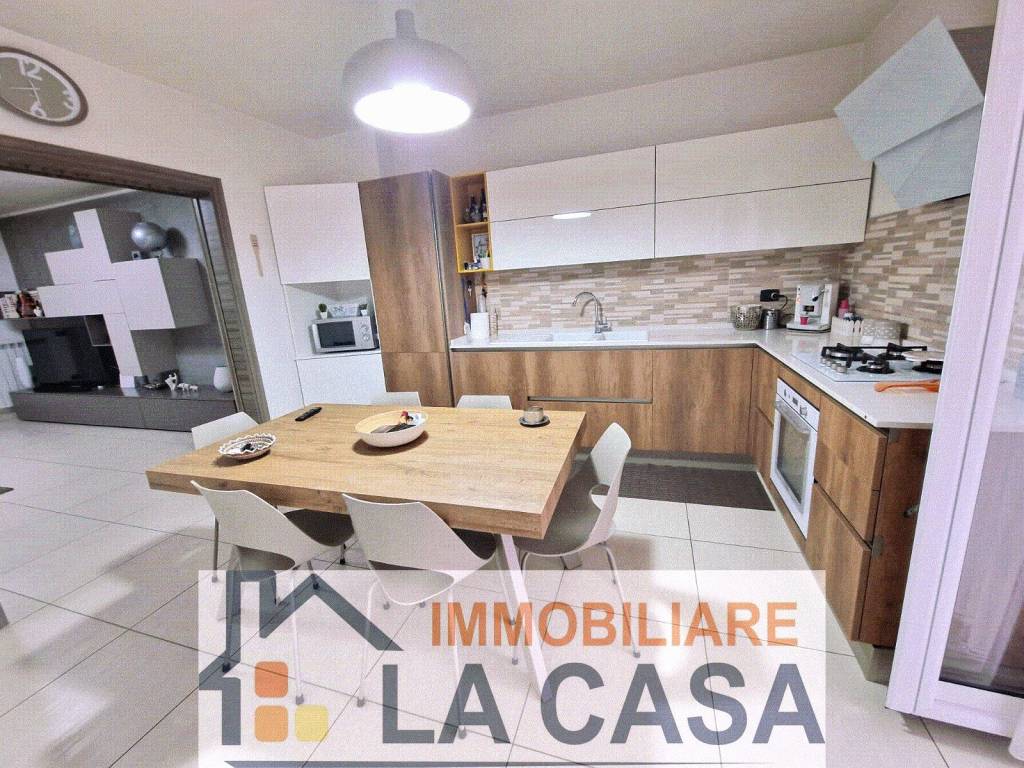 Appartamento a Lusciano in Via Giacomo Leopardi - Foto 3