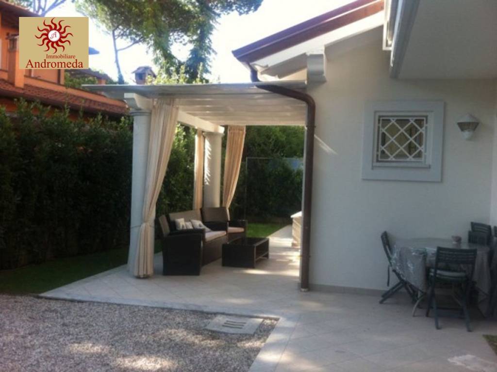 Villa a Forte dei marmi in Via Lorenzo Viani - Foto 2