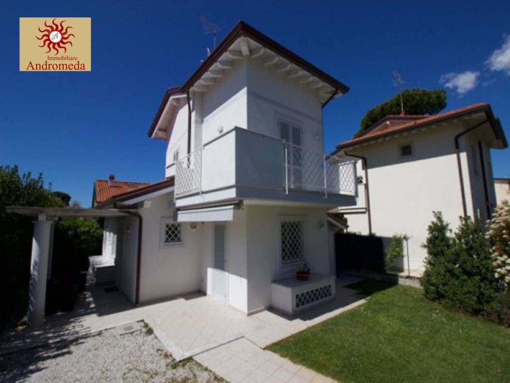 Villa a Forte dei marmi in Via Lorenzo Viani - Foto 3