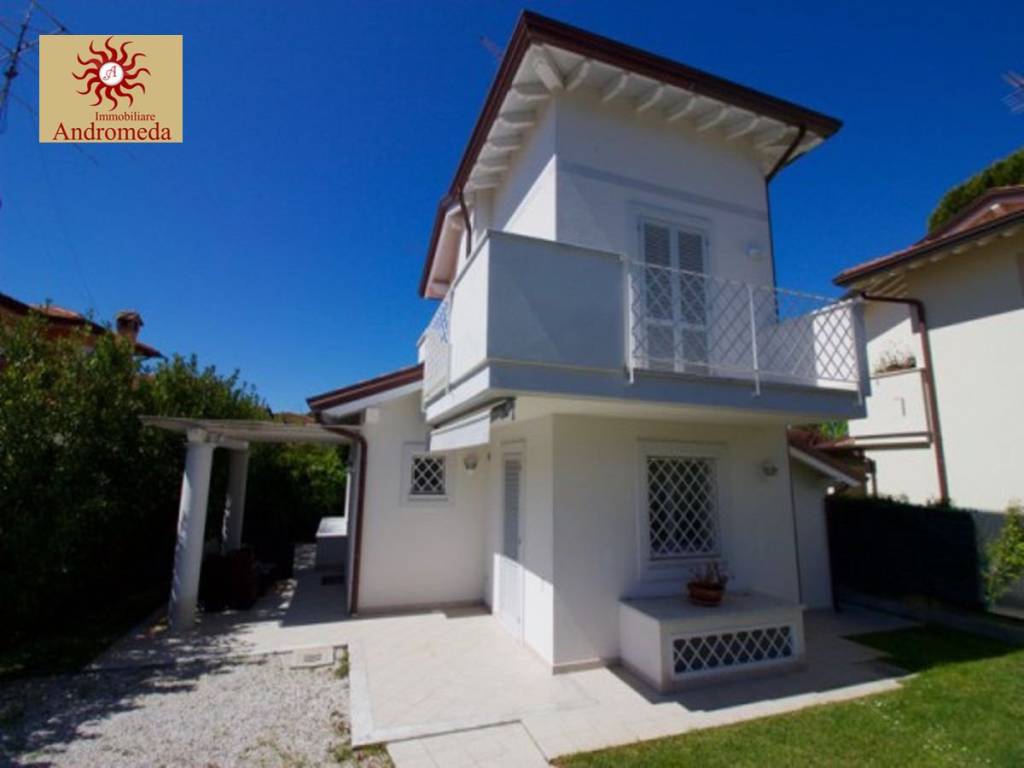 Villa a Forte dei marmi in Via Lorenzo Viani - Foto 4