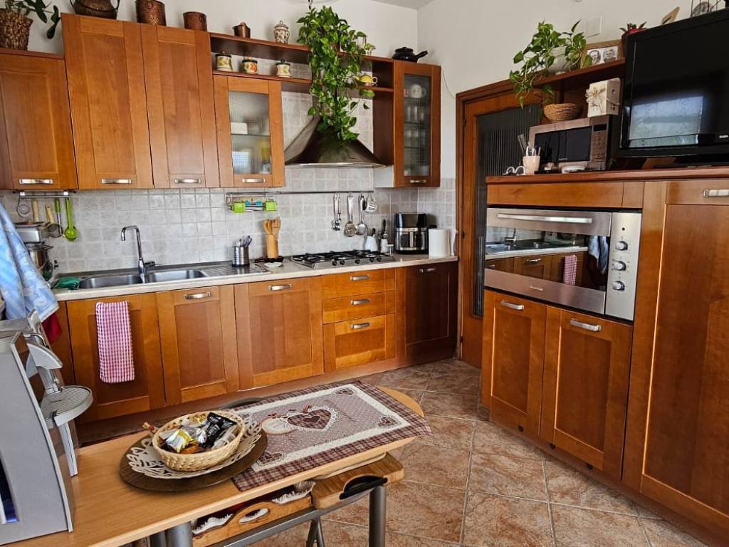 Palazzo / stabile a Teramo in Località Saccoccia, 17 - Foto 4