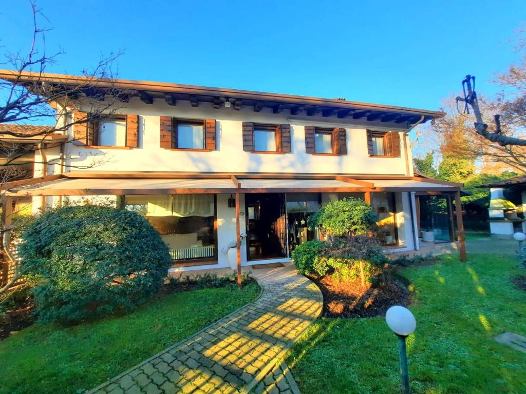 Villa a Castelfranco veneto in Via Valsugana - Foto 3